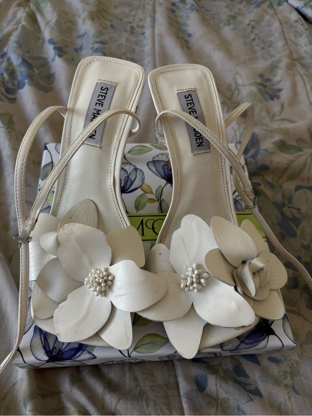Steve Madden cream & white floral heels buckle in the back